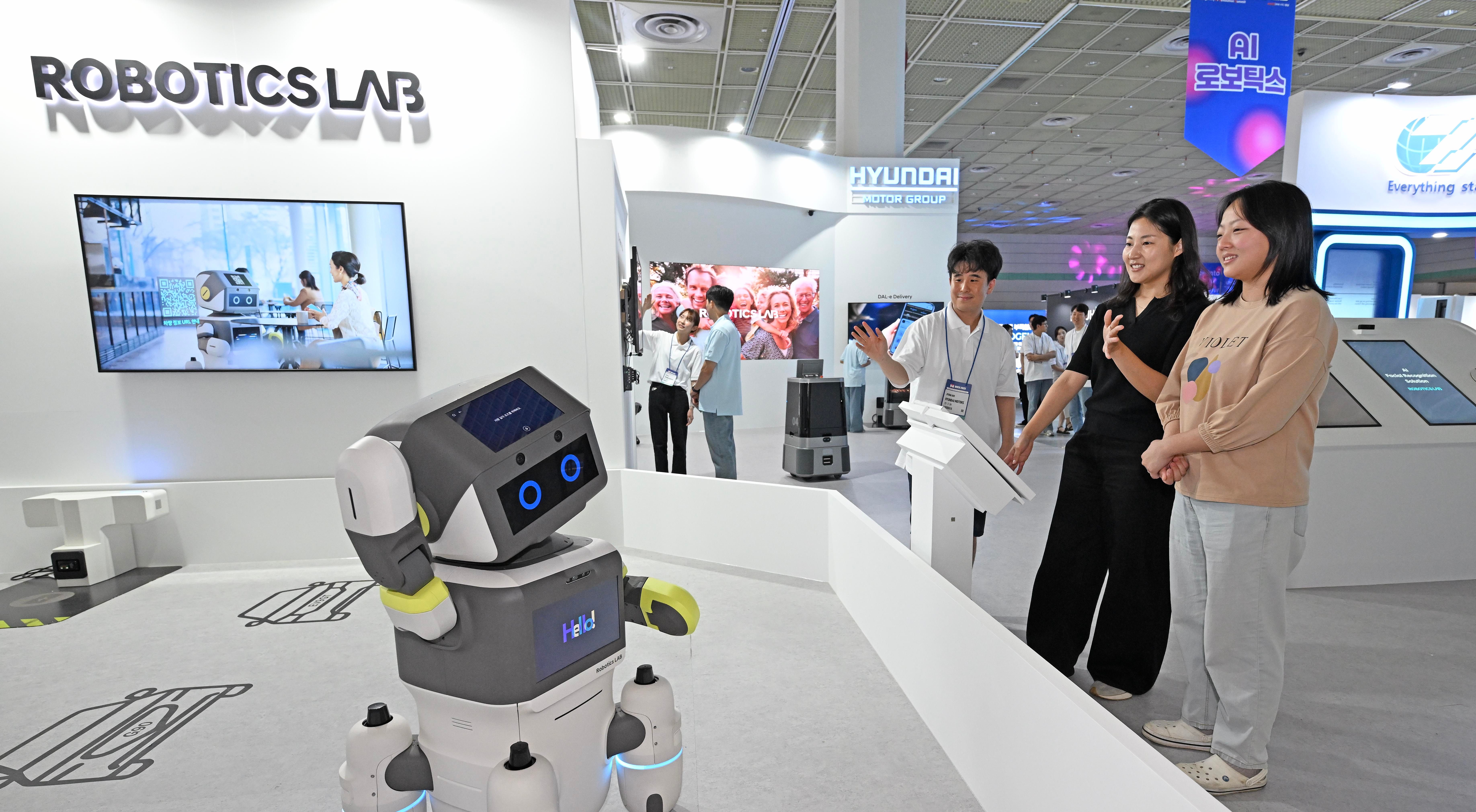 MARS 2025, 로보틱스랩 소프트웨어 기술 최초 공개 전시 보도사진 (2).jpg