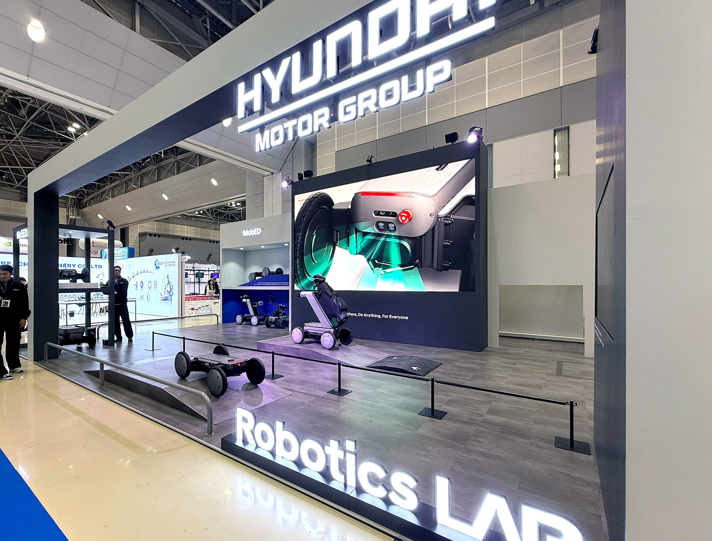 (사진8)일본 국제 로봇 전시회(IREX)의 현대차그룹관 전경.jpeg